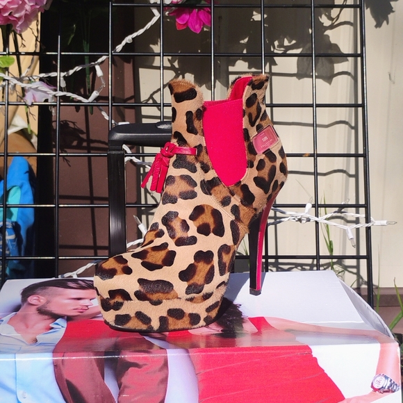 Heels - Picture 2 of 5